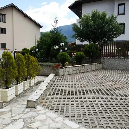 Konukevi Ela 4*