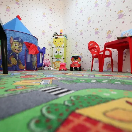 Casa de hóspedes Ela 3*