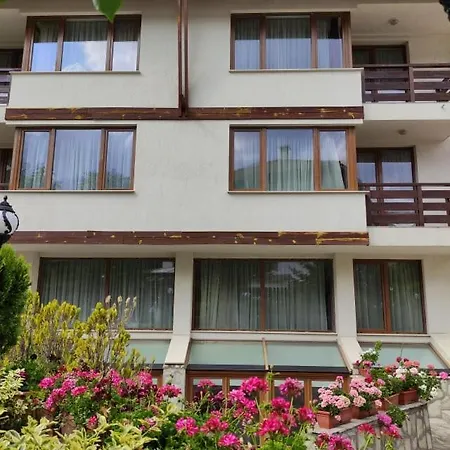 Ela بيت ضيافة بانسكو